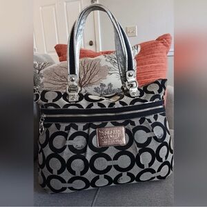 Coach Poppy Lrg Shoulder Bag